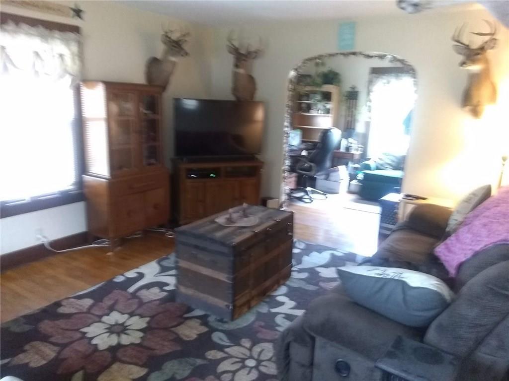 808 North Liberty Road Grove City, PA 16127 - Photo 9 of 17 LIVING ROOM