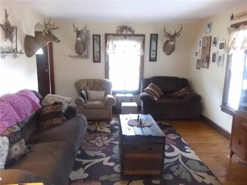 808 North Liberty Road Grove City, PA 16127 - Photo 10 of 17 LIVING ROOM