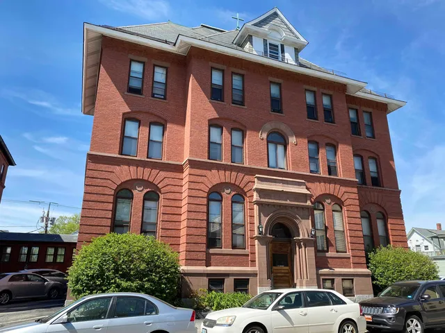 $1,439 | 124 Orange Street, Unit 302, Manchester, NH 03104