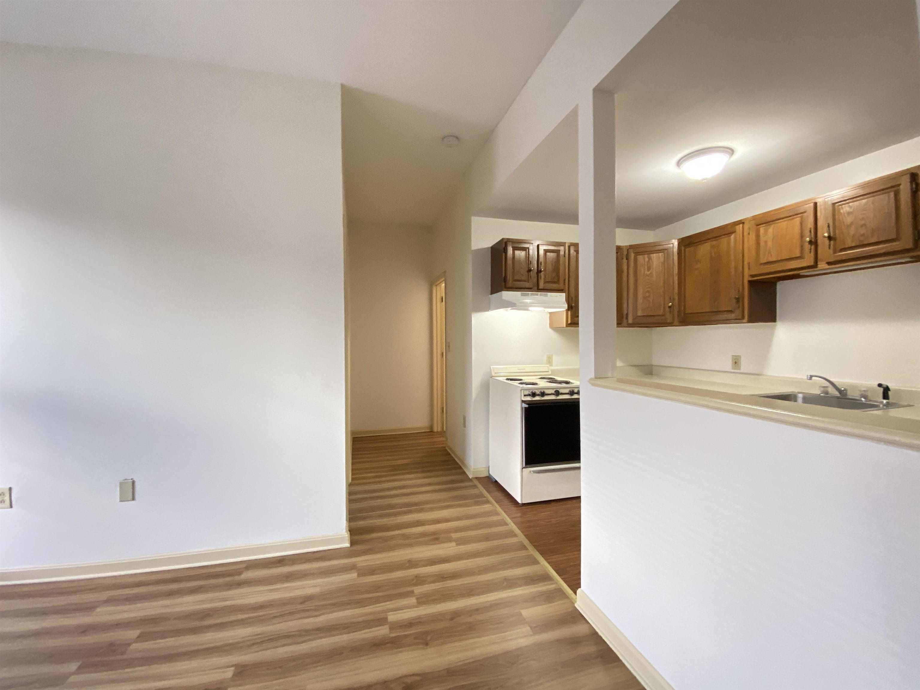 124 Orange Street, Unit 302 Manchester, NH 03104 - Photo 11 of 32