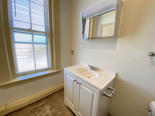 $1,439 | 124 Orange Street, Unit 302, Manchester, NH 03104