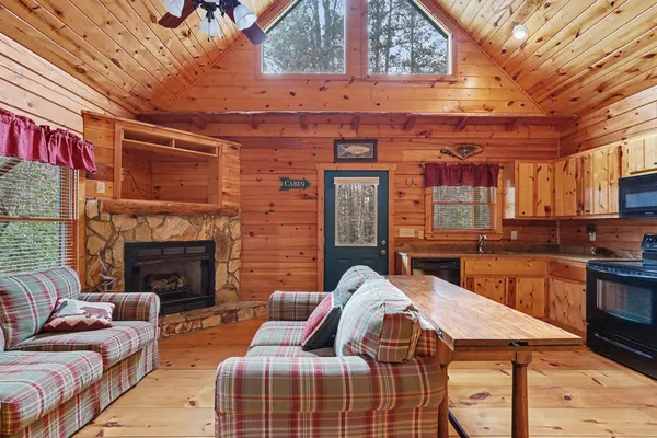 $279,900 | 105 Cozy Pne Lane, Murphy, NC 28906