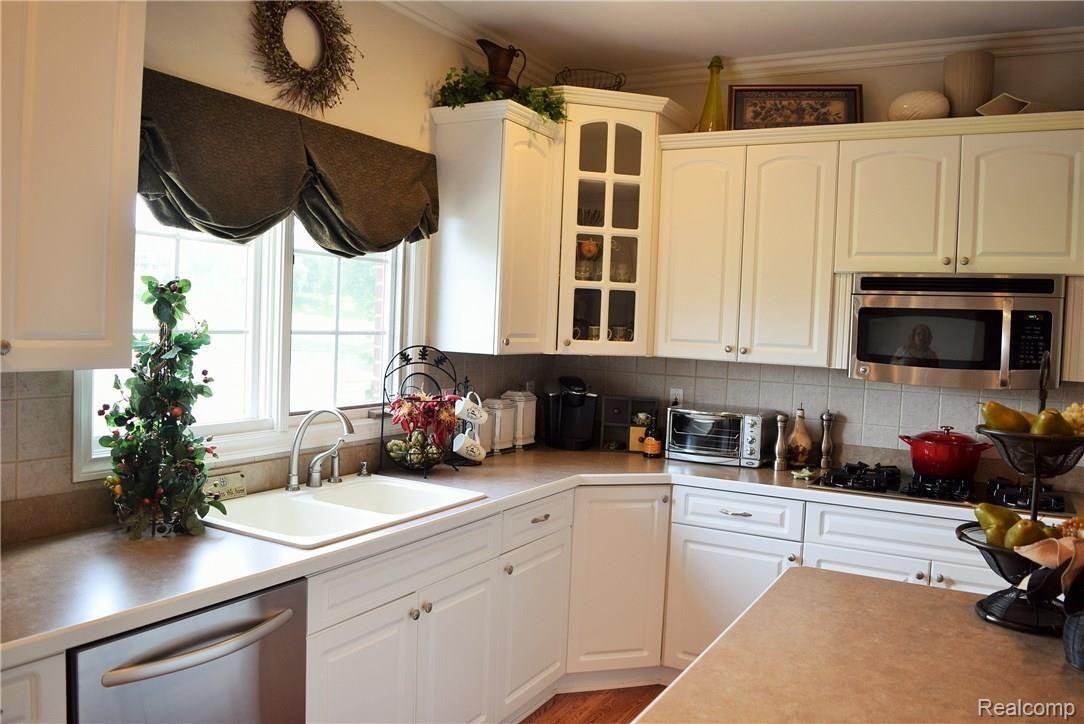 9908 Cranbrook Court Romeo, MI 48065 - Photo 5 of 29 9908 Cranbrook Ct. Romeo, MI 48065 5