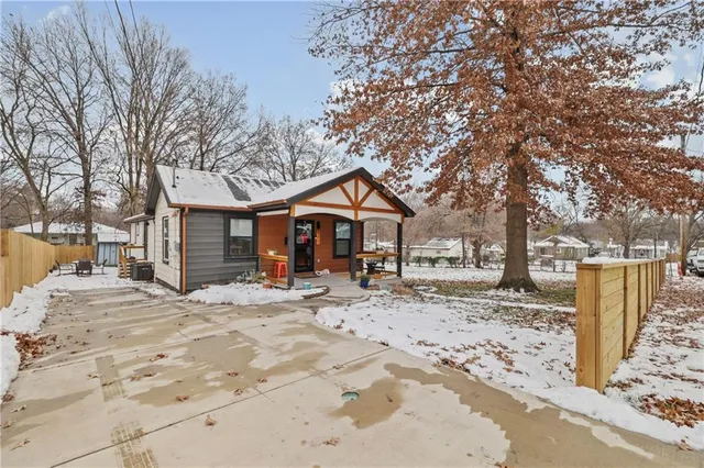 $255,900 | 811 South Marion Avenue, Independence, MO 64052