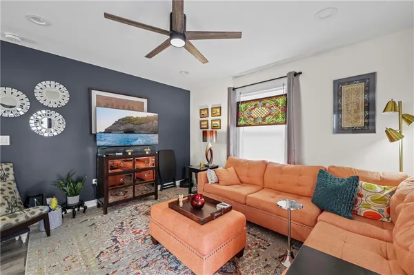 $235,000 | 811 South Marion Avenue, Independence, MO 64052