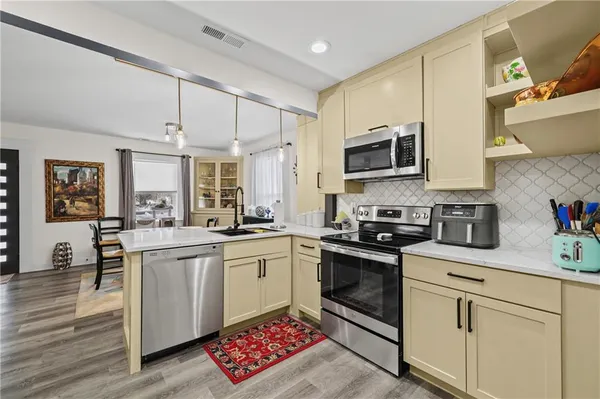 $235,000 | 811 South Marion Avenue, Independence, MO 64052