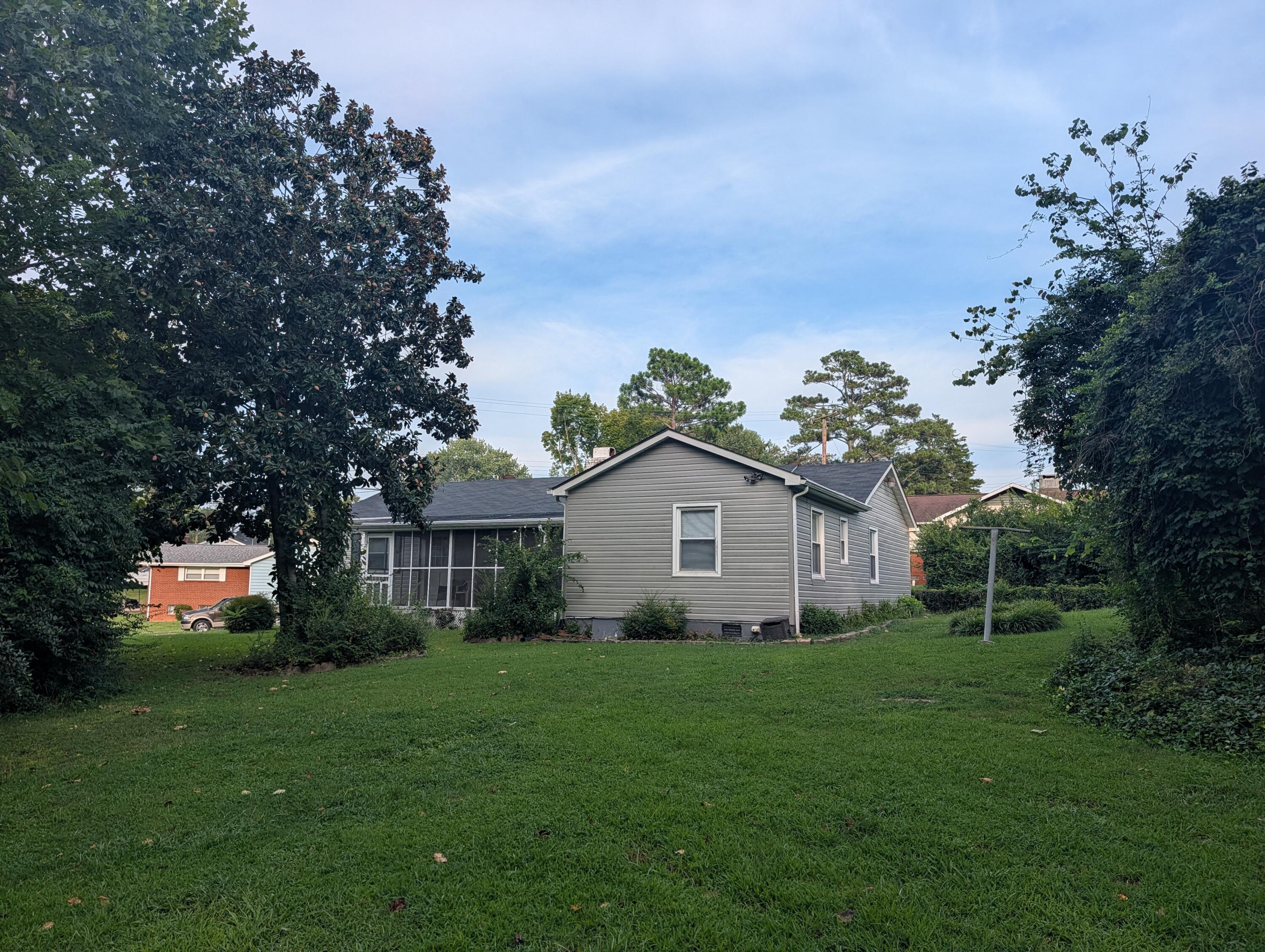 341 Vermont Avenue Oak Ridge, TN 37830 - Photo 2 of 79 PXL_20260814_225036086.RAW-01