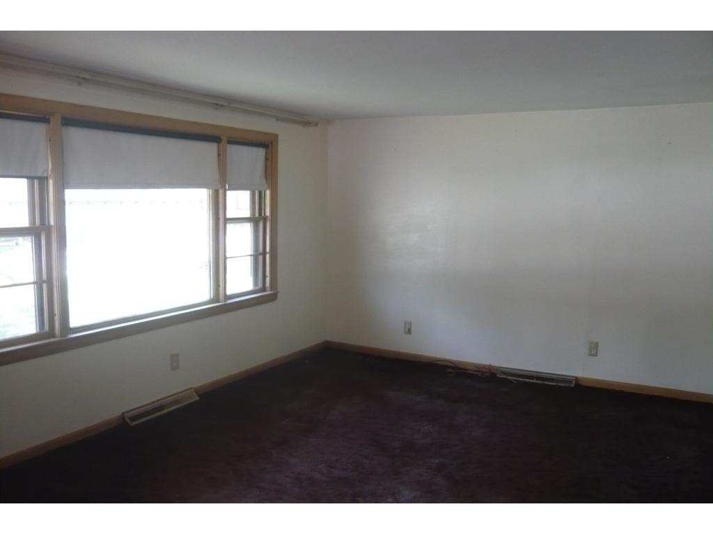 23 1/2 New Rochester Road Dover, NH 03820 - Photo 6 of 7