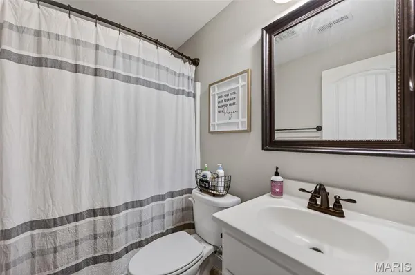 $290,000 | 105 Sandstone Drive, St. Robert, MO 65584