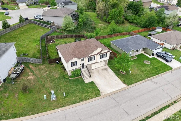 $290,000 | 105 Sandstone Drive, St. Robert, MO 65584