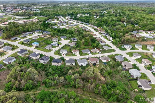 $290,000 | 105 Sandstone Drive, St. Robert, MO 65584