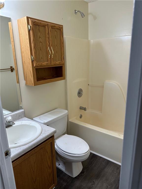 116 Franklin Hills Court Canton, GA 30114 - Photo 12 of 13 a bathroom with a toilet a sink and bathtub