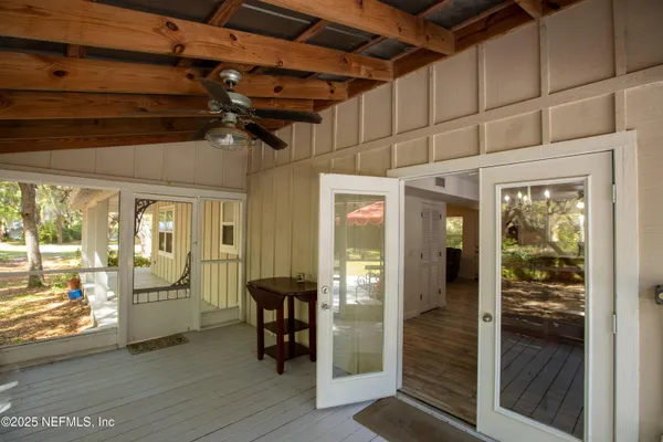 $467,900 | 303 Southeast 3rd Avenue, Melrose, FL 32666