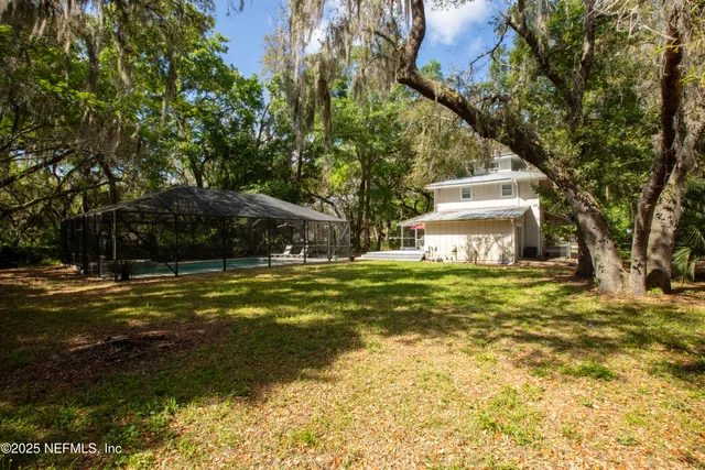 $467,900 | 303 Southeast 3rd Avenue, Melrose, FL 32666