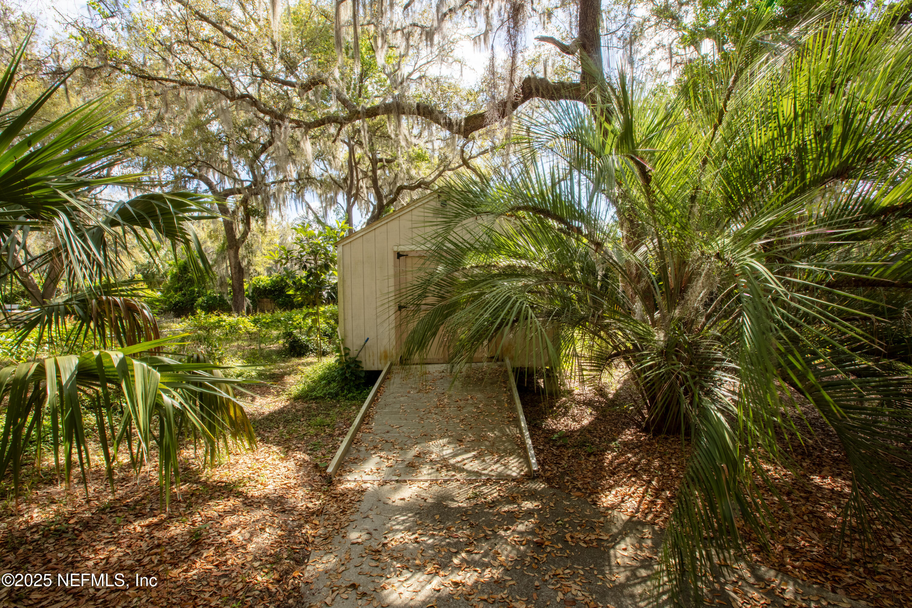 303 Southeast 3rd Avenue Melrose, FL 32666 - Photo 67 of 90 Shed with Ramp