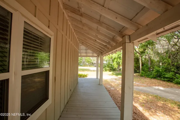 $467,900 | 303 Southeast 3rd Avenue, Melrose, FL 32666