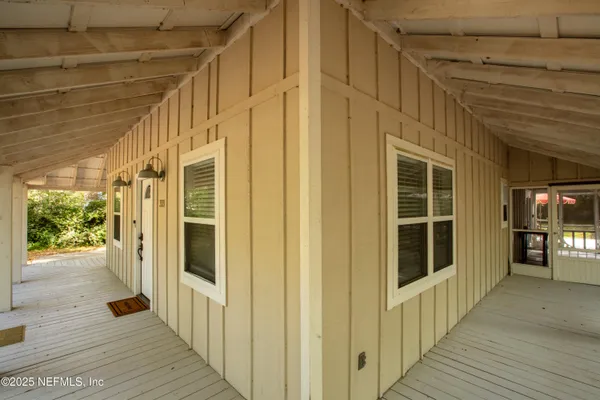 $467,900 | 303 Southeast 3rd Avenue, Melrose, FL 32666