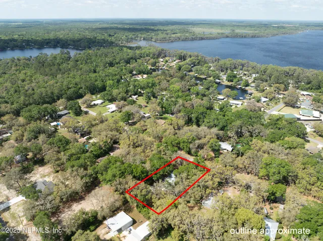 $467,900 | 303 Southeast 3rd Avenue, Melrose, FL 32666