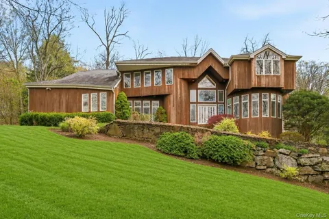 $2,195,000 | 22 Random Farms Circle, Chappaqua, NY 10514