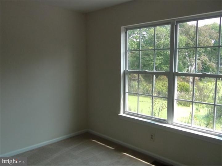 44 Pondview Lane Sicklerville, NJ 08081 - Photo 11 of 13