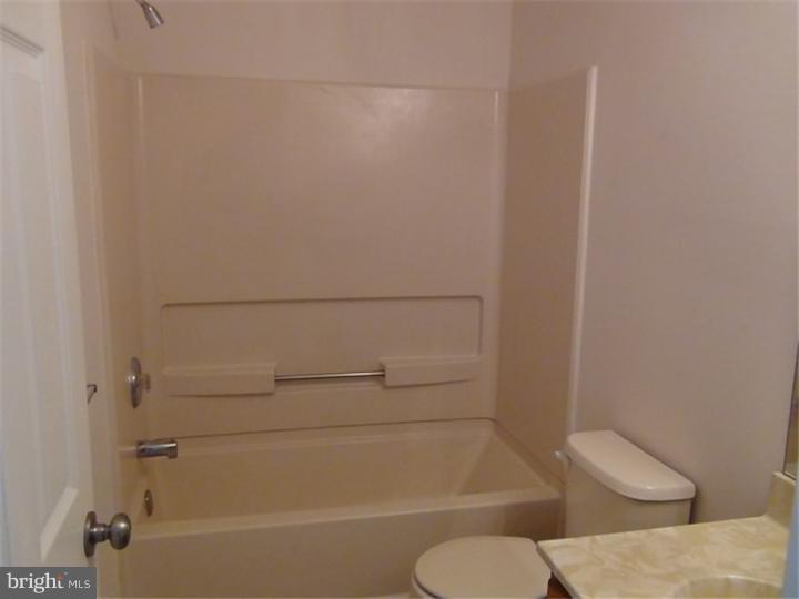 44 Pondview Lane Sicklerville, NJ 08081 - Photo 9 of 13
