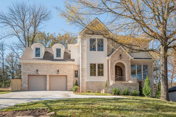 $2,275,000 | 811 Neartop Drive, Nashville, TN 37205
