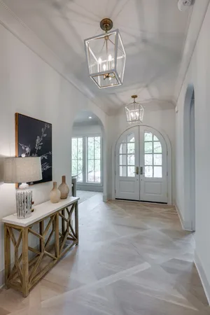 $2,275,000 | 811 Neartop Drive, Nashville, TN 37205