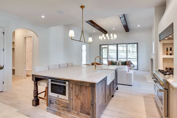 $2,275,000 | 811 Neartop Drive, Nashville, TN 37205