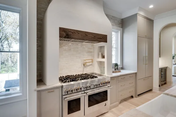 $2,275,000 | 811 Neartop Drive, Nashville, TN 37205