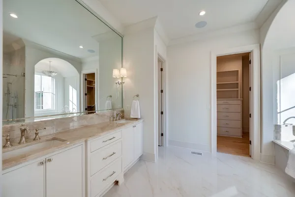 $2,275,000 | 811 Neartop Drive, Nashville, TN 37205