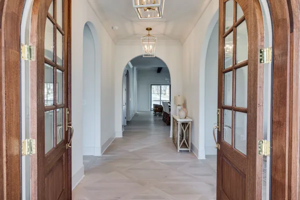 $2,275,000 | 811 Neartop Drive, Nashville, TN 37205