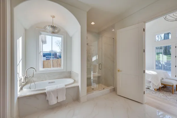 $2,275,000 | 811 Neartop Drive, Nashville, TN 37205