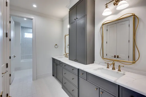 $2,275,000 | 811 Neartop Drive, Nashville, TN 37205
