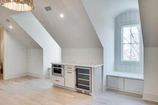 $2,275,000 | 811 Neartop Drive, Nashville, TN 37205