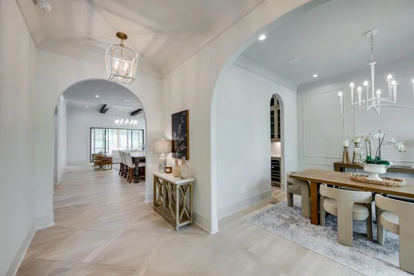 $2,275,000 | 811 Neartop Drive, Nashville, TN 37205