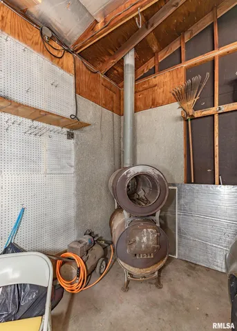 $115,000 | 304 South 5th Avenue, New Windsor, IL 61465