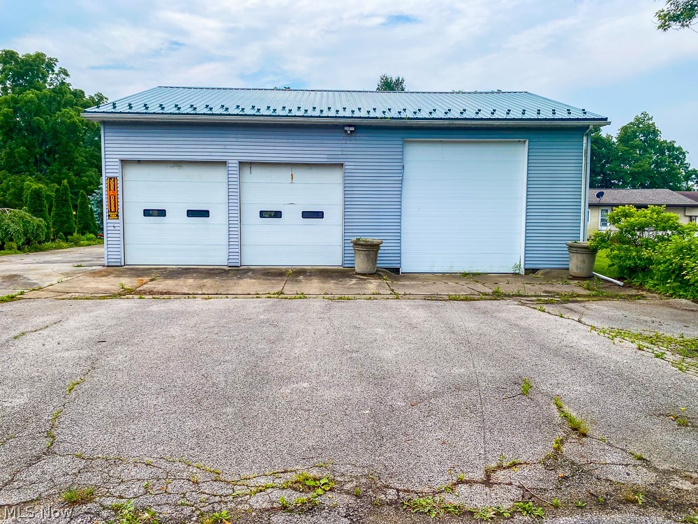 17499 Kinsman Road Middlefield, OH 44062 - Photo 42 of 49 View of garage