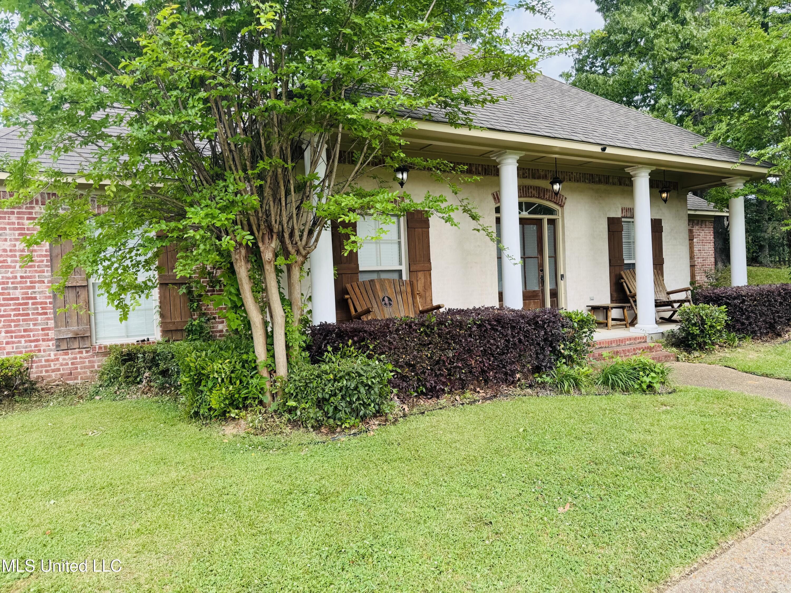 8 Audubon Place Natchez, MS 39120 - Photo 6 of 30 IMG_4387