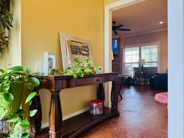 $385,000 | 8 Audubon Place, Natchez, MS 39120