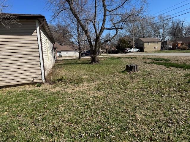 230 South Allen Avenue Chanute, KS 66720 - Photo 2 of 15