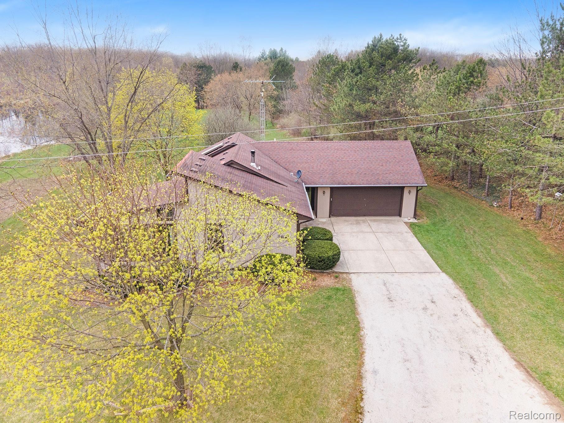 1655 Gray Road Lapeer, MI 48446 - Photo 9 of 36 210412-Brennan-1655-Gray-Road---Aerials---004.jpg