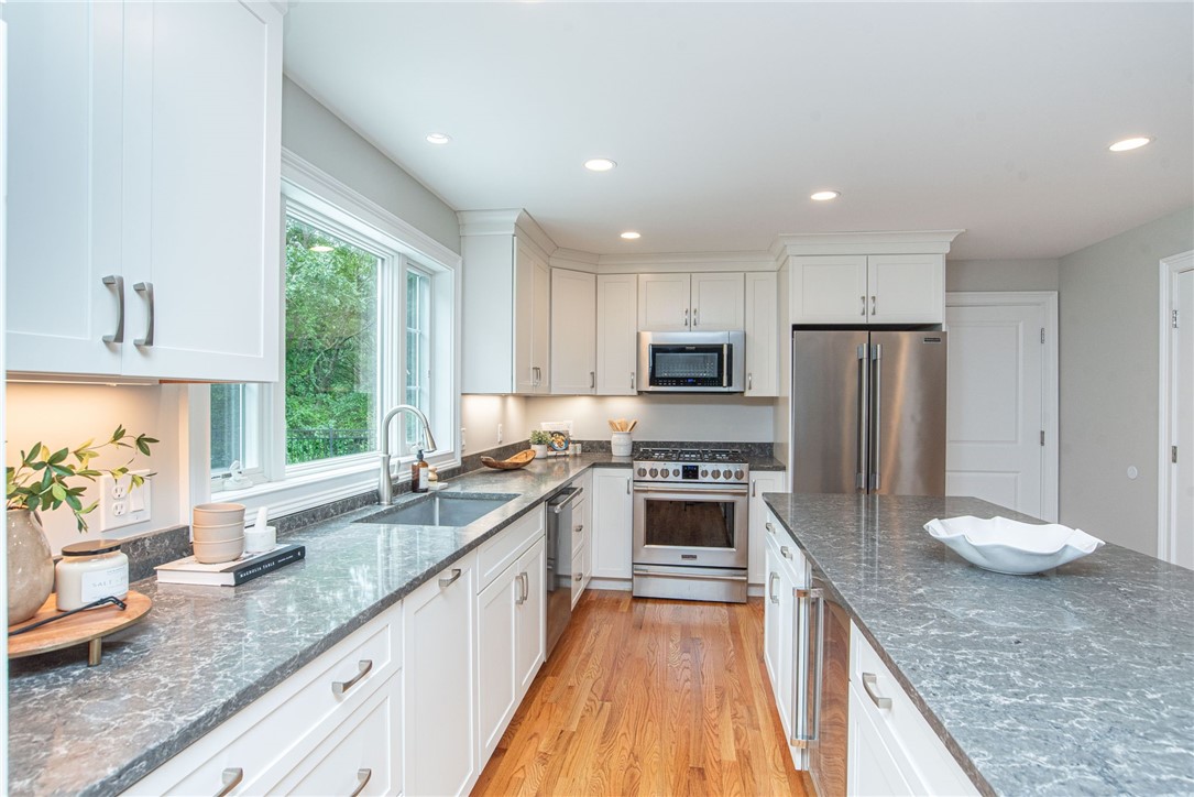 52 Tom Harvey Road Westerly, RI 02891 - Photo 3 of 41 Gallery Image 3