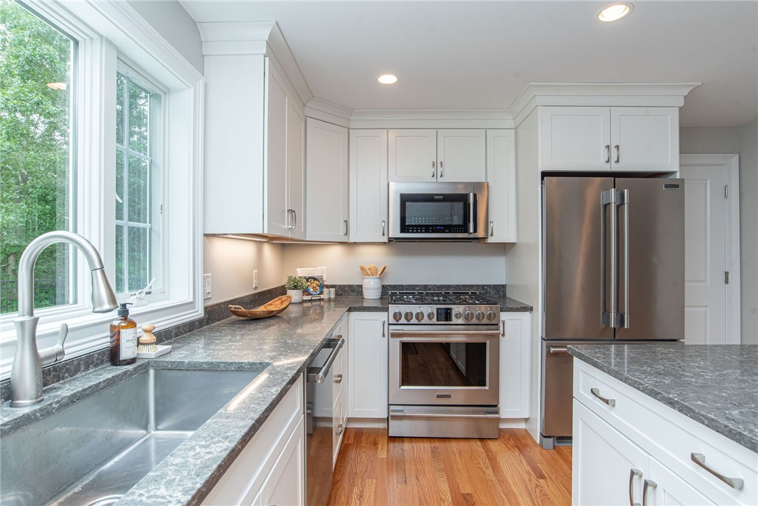 52 Tom Harvey Road Westerly, RI 02891 - Photo 4 of 41 Gallery Image 4