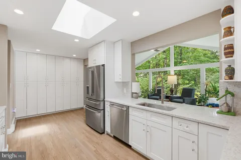$1,625,000 | 9228 Farnsworth Drive, Potomac, MD 20854