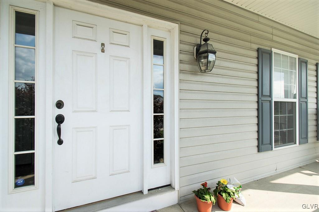 122 Lower Way Road Easton, PA 18045 - Photo 3 of 39 Gallery Image 3