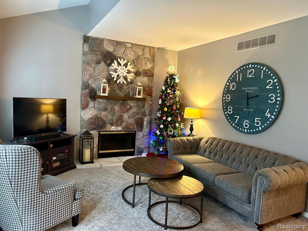 6018 Ravine Court Clarkston, MI 48348 - Photo 13 of 43 Gallery Image 13