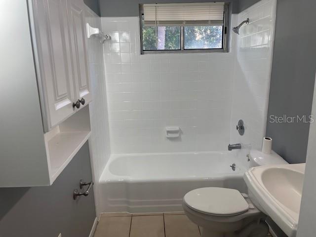 2501 Sheridan Road Mount Dora, FL 32757 - Photo 23 of 33 a bathroom with a toilet and a bathtub