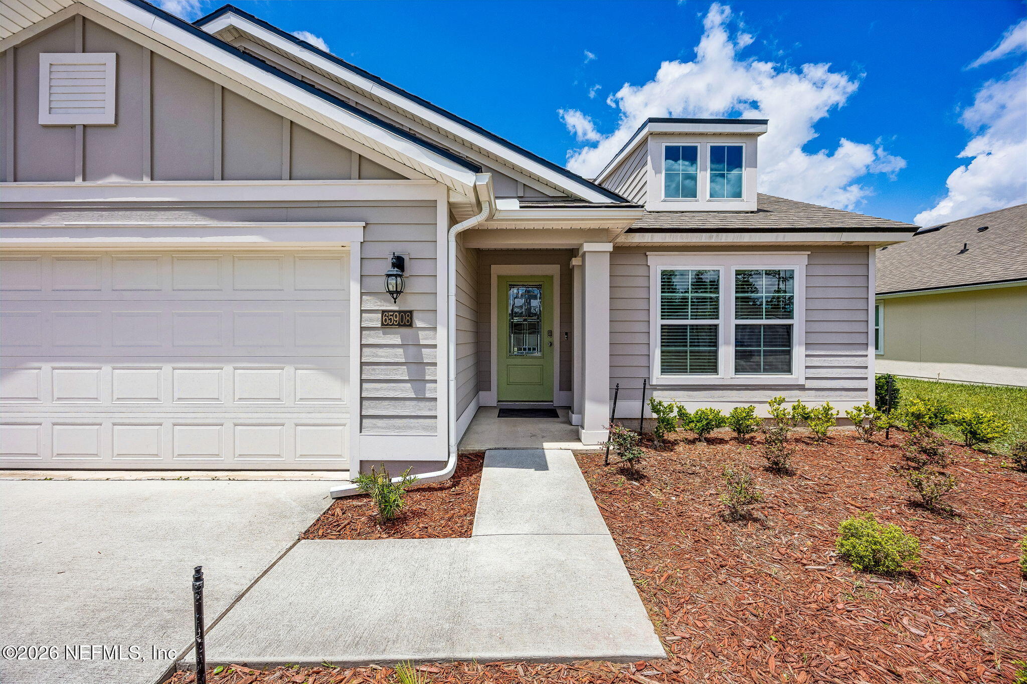 65908 Edgewater Drive Yulee, FL 32097 - Photo 3 of 49 Come on in!