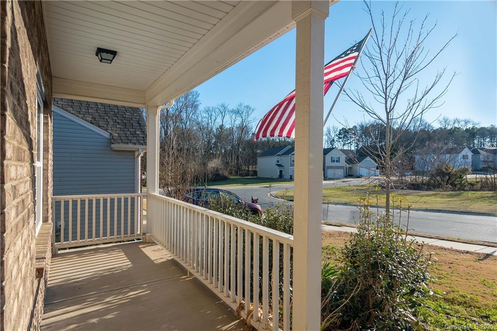 985 Roxburgh Avenue Rock Hill, SC 29732 - Photo 2 of 29