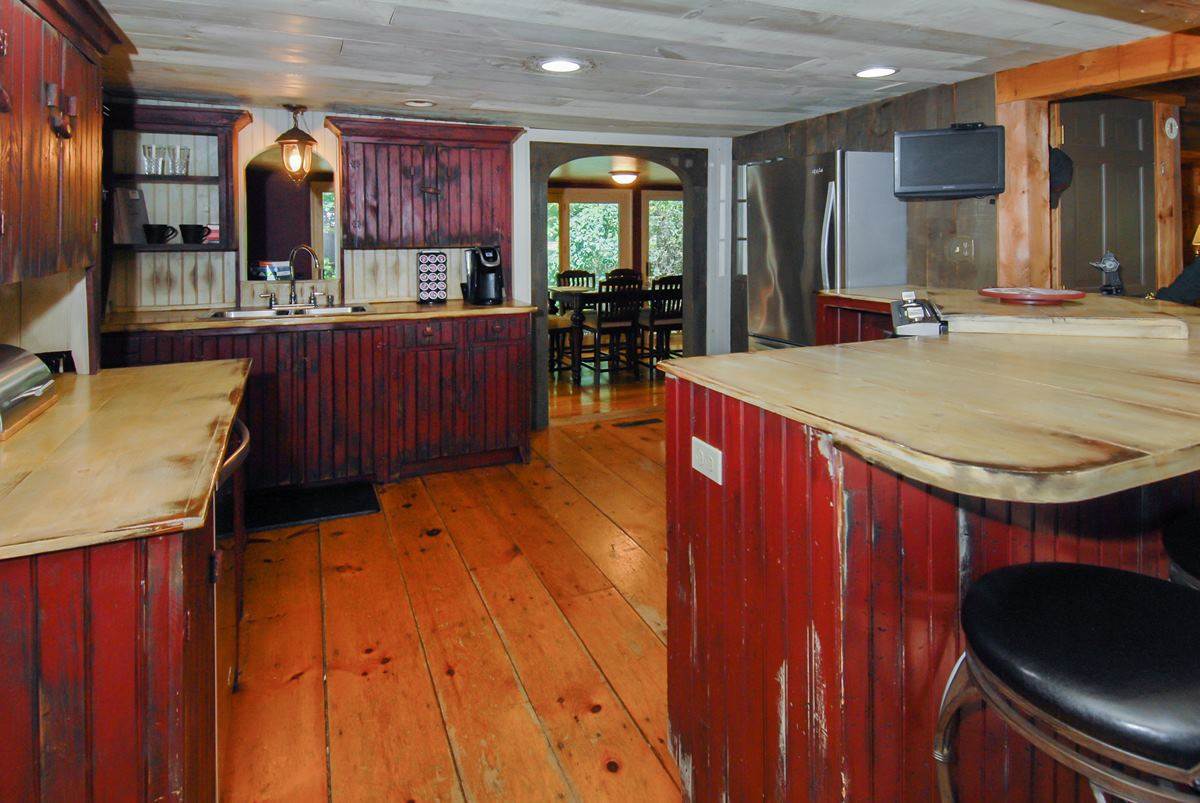 252 Milton Road Rochester, NH 03868 - Photo 3 of 39
